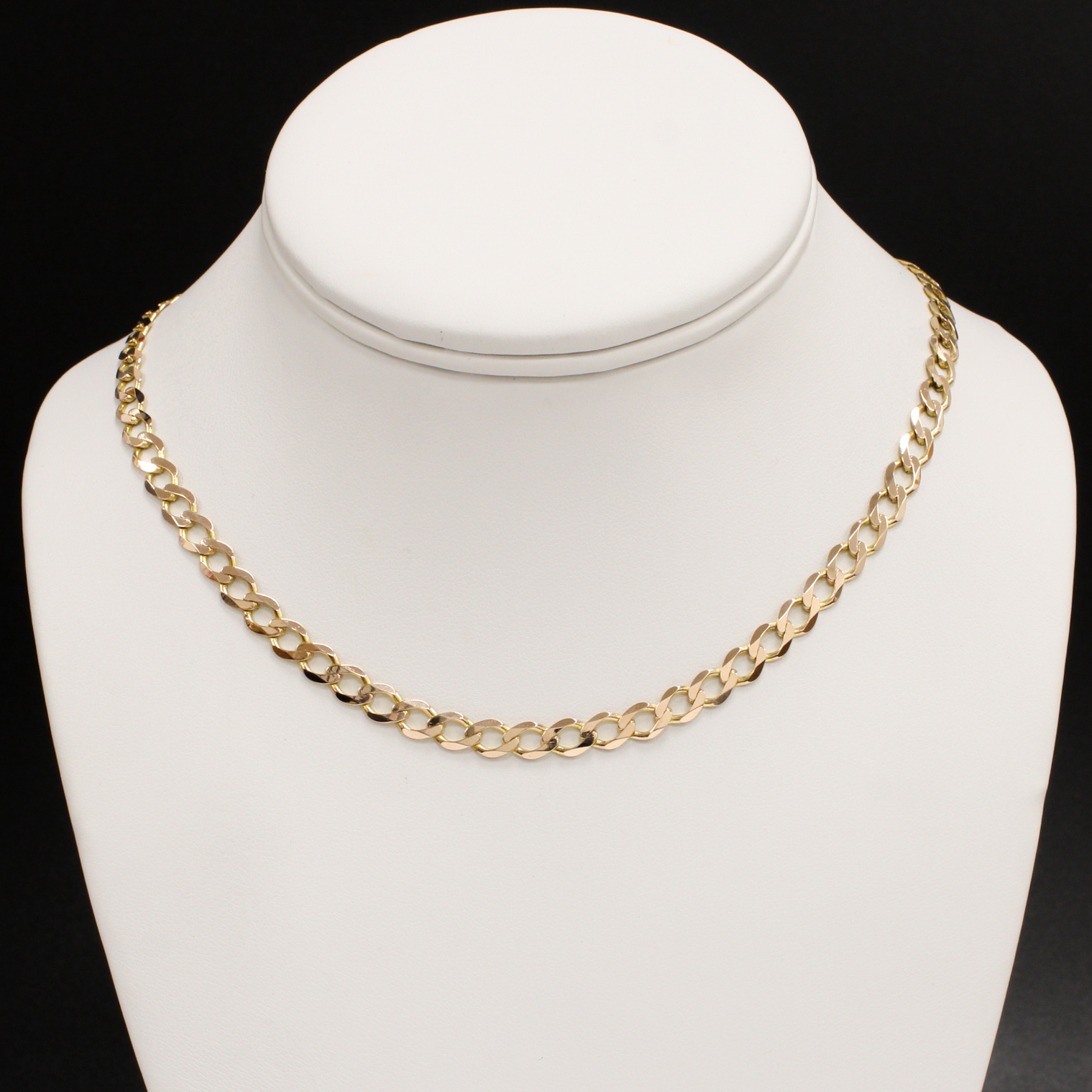 9ct Yellow Gold 18" Diamond Cut Curb Chain 9ct Yellow Gold 18" Diamond Cut Curb Chain