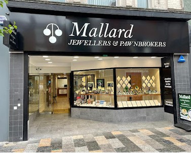 Book a Store Visit
View your chosen item in your local store