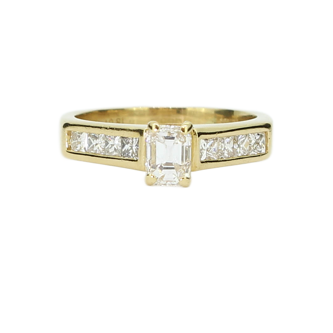 18ct Yellow Gold Diamond Solitaire Ring Total 0.88ct 18ct Yellow Gold Diamond Solitaire Ring Total 0.88ct