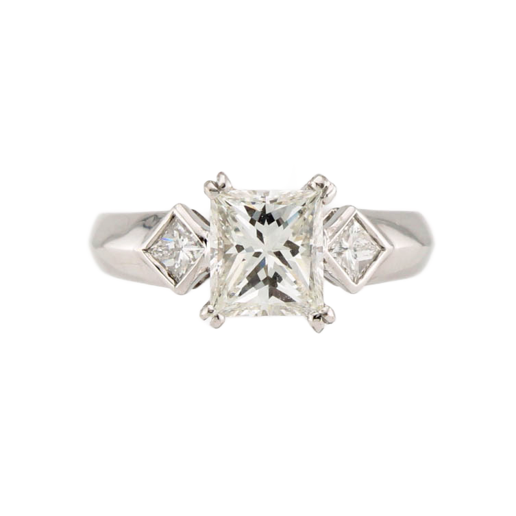 Pre-Owned 18ct White Gold Solitaire Ring 1.52ct Total Pre-Owned 18ct White Gold Solitaire Ring 1.52ct Total