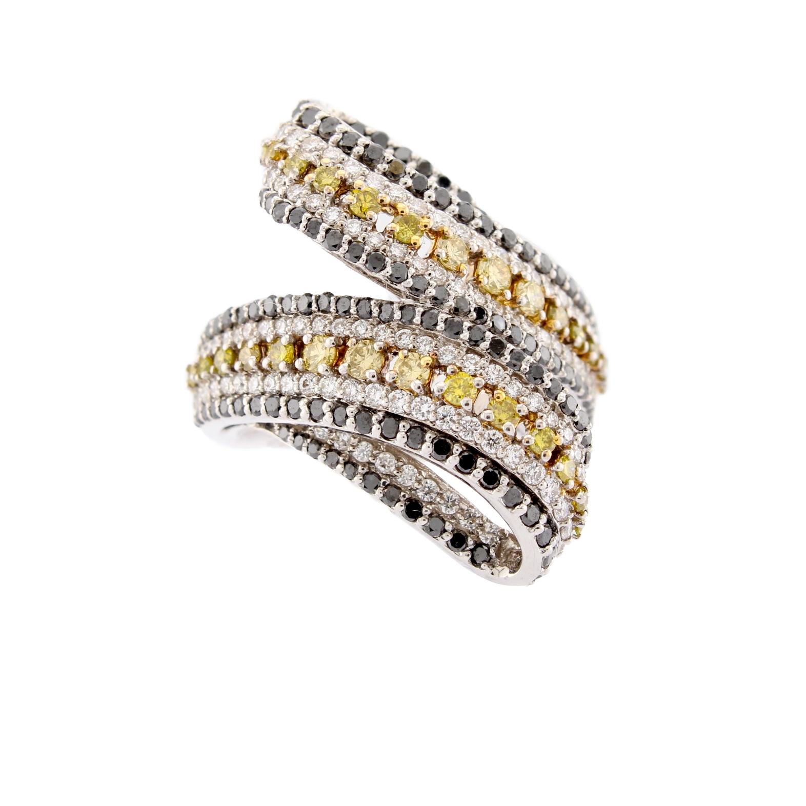 18ct White Gold 3 Colour Diamond Fancy Ring Total 2.39ct 18ct White Gold 3 Colour Diamond Fancy Ring Total 2.39ct