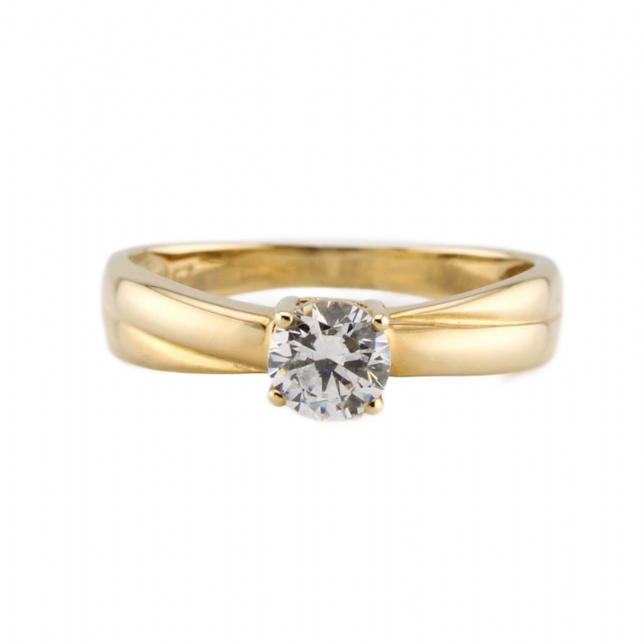 Pre-Owned 9ct Yellow Gold Solitaire Ring